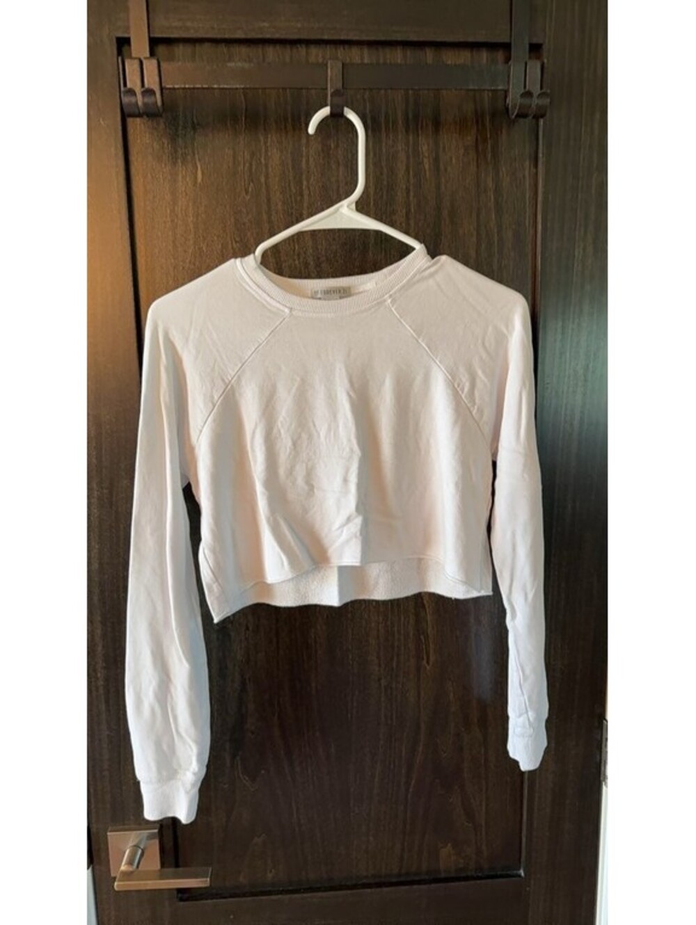 Forever 21 Women's Cropped White Sweatshirt Medium 0206
